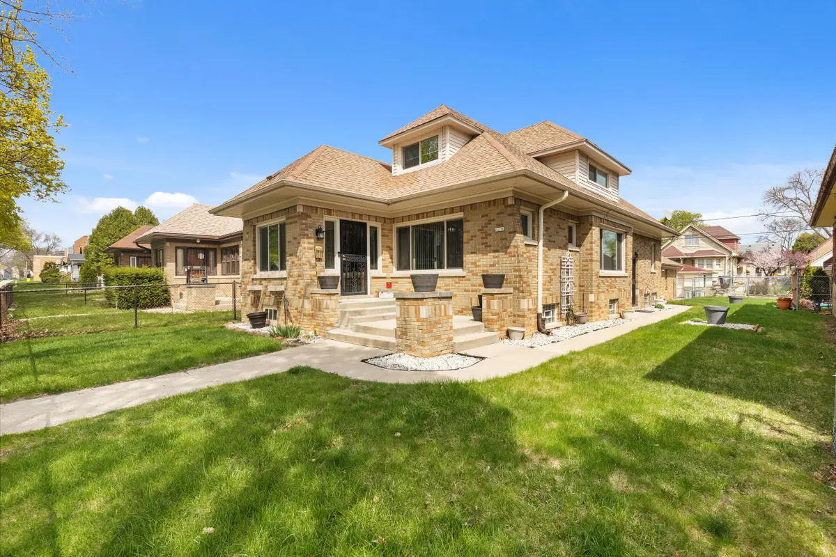 4230 N 25th St, Milwaukee, WI 53209 - #1