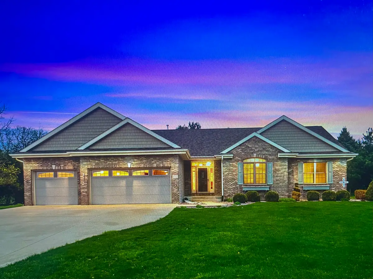 1712 Birch Ct, Janesville, WI 53545 - #1