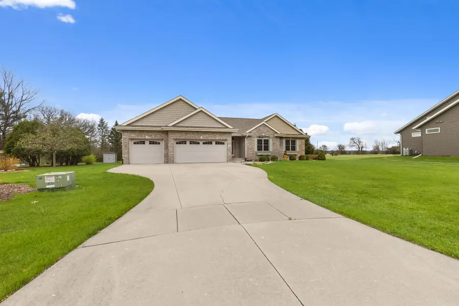 1712 Birch Ct, Janesville, WI 53545 - #2