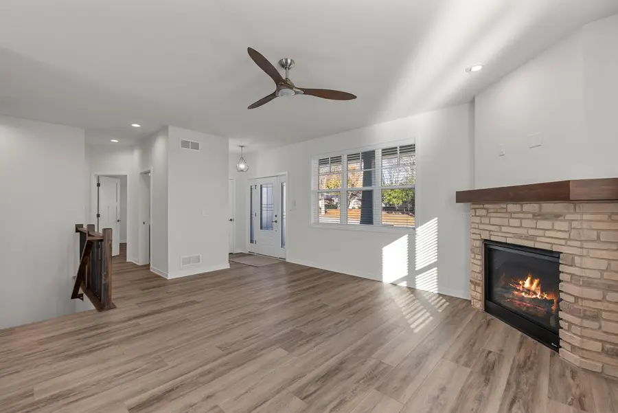 10915 W Wisconsin Ave, Wauwatosa, WI 53226 - #3