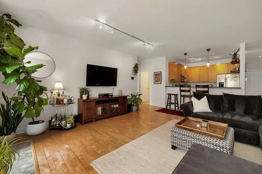 1915 N Water St, Milwaukee, WI 53202 - #2