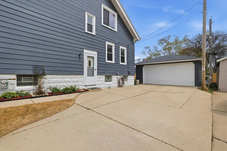 3518 S Howell Ave, Milwaukee, WI 53207 - #3