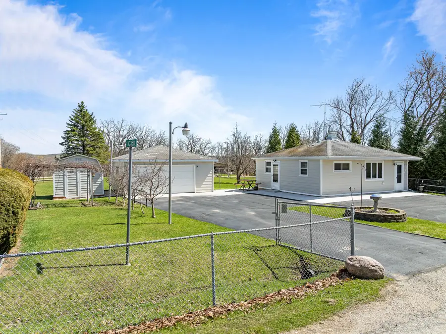 N3358 Hawthorn Rd, Lake Geneva, WI 53147 - #2