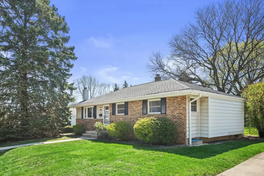 1835 W Kimberly Ave, Milwaukee, WI 53221 - #2