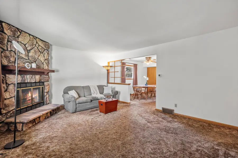 1835 W Kimberly Ave, Milwaukee, WI 53221 - #3