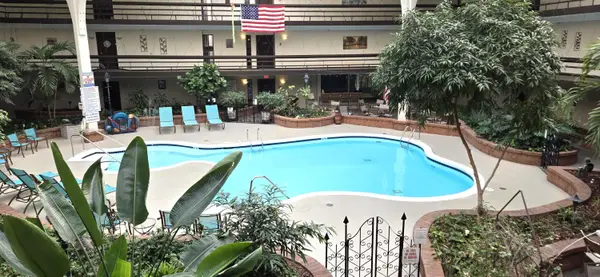 5200 S Tuckaway Blvd, Greenfield, WI 53221