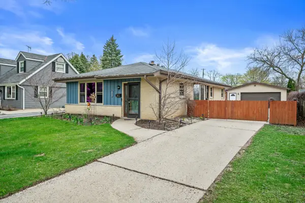 3670 S 97th St, Milwaukee, WI 53228