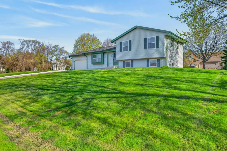 2840 W Southland Dr, Franklin, WI 53132 - #2