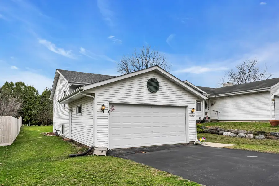 1308 Birchwood St, Delavan, WI 53115 - #3