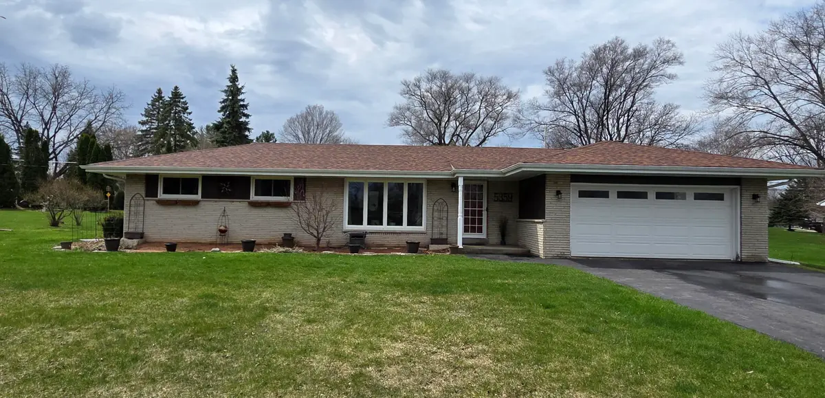 5359 S Allenwood Ln, Hales Corners, WI 53130 - #1