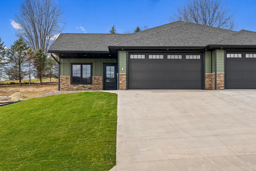 4041 Brooke Elizabeth Dr, Onalaska, WI 54650 - #2