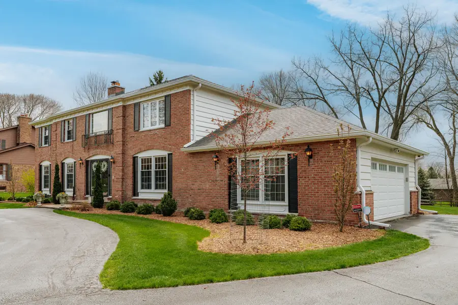 18245 Le Chateau Dr, Brookfield, WI 53045 - #3