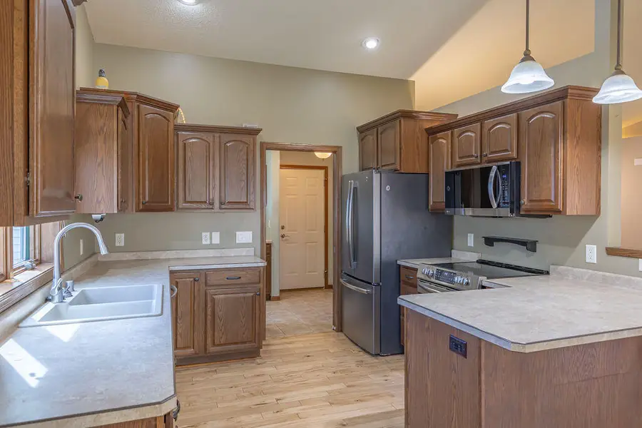 1009 Windhill St, Onalaska, WI 54650 - #2