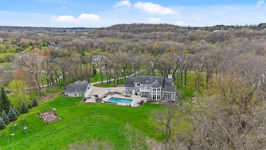 W303N8728 Woodland Dr, Merton, WI 53029 - #2