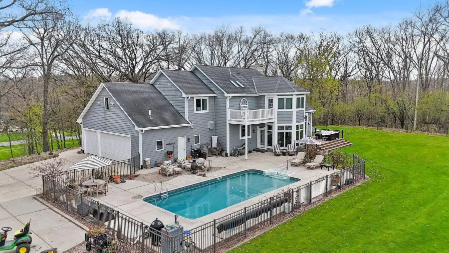 W303N8728 Woodland Dr, Merton, WI 53029 - #3