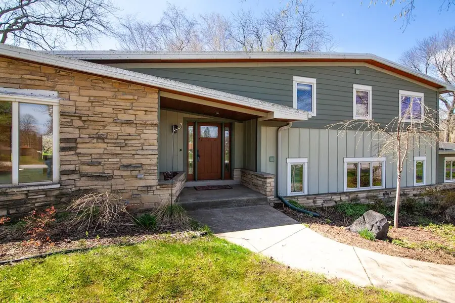 W154N8067 Elm Ln, Menomonee Falls, WI 53051 - #2