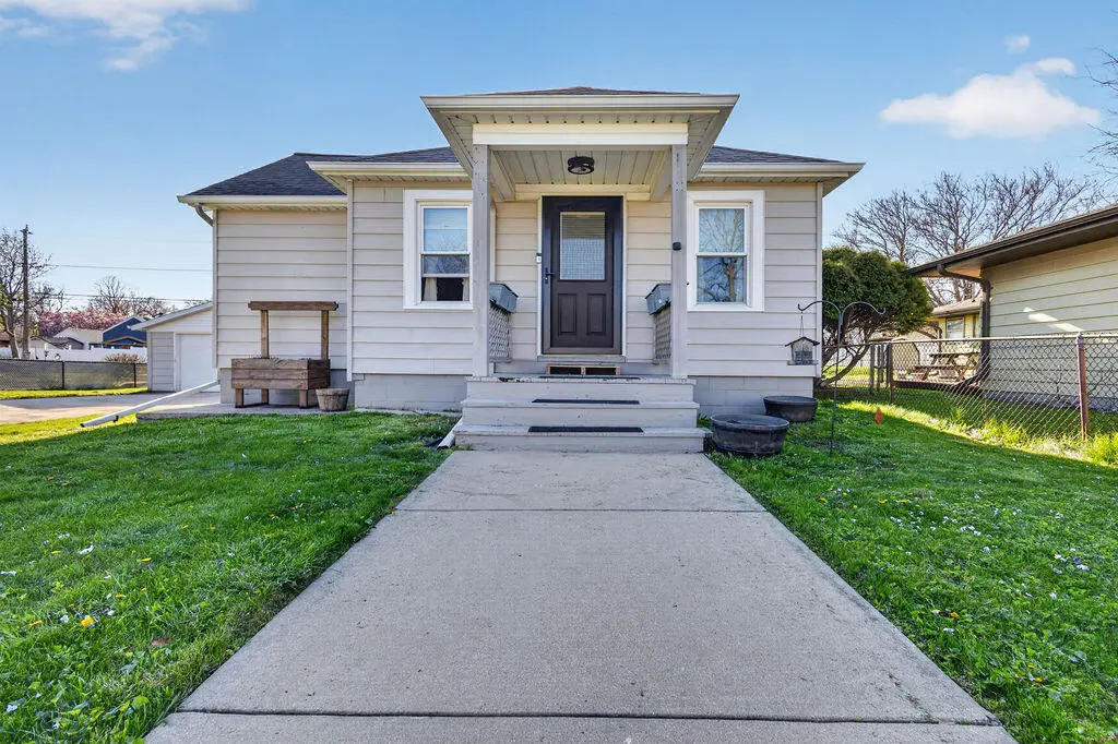 5973 S Elaine Ave, Cudahy, WI 53110 - #1