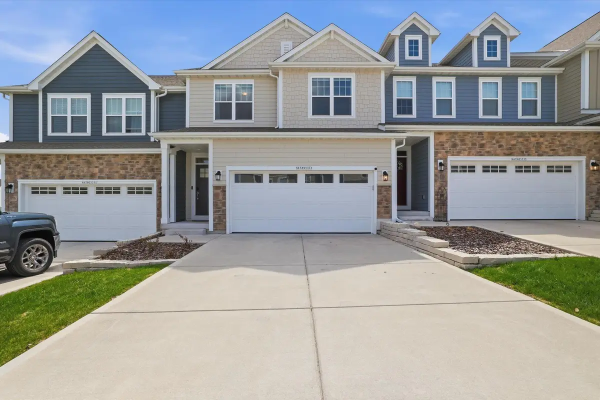 N67W25333 Breckenridge Ct, Sussex, WI 53089 - #1