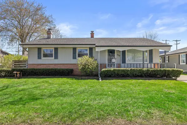 3317 Kennsington Square Rd, Sturtevant, WI 53177