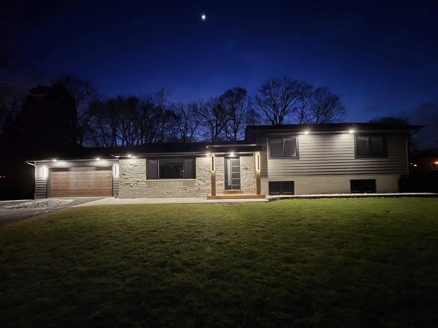 2125 Donmar Ln, Brookfield, WI 53005 - #3