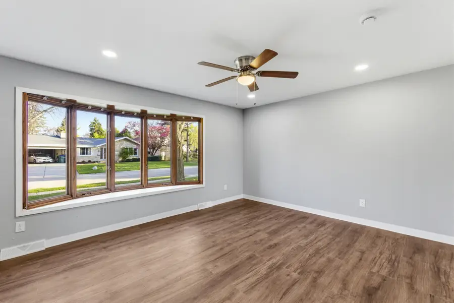 5782 Rustic Ln, Greendale, WI 53129 - #2