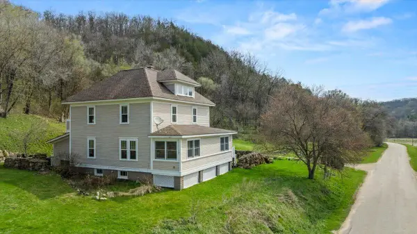 51888 Johnstown Rd, Utica, WI 54655