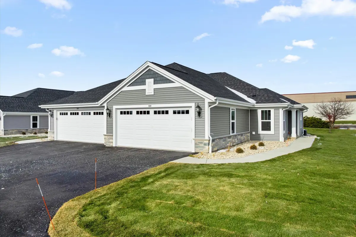 500 Hunter Oaks Blvd, Watertown, WI 53094 - #1