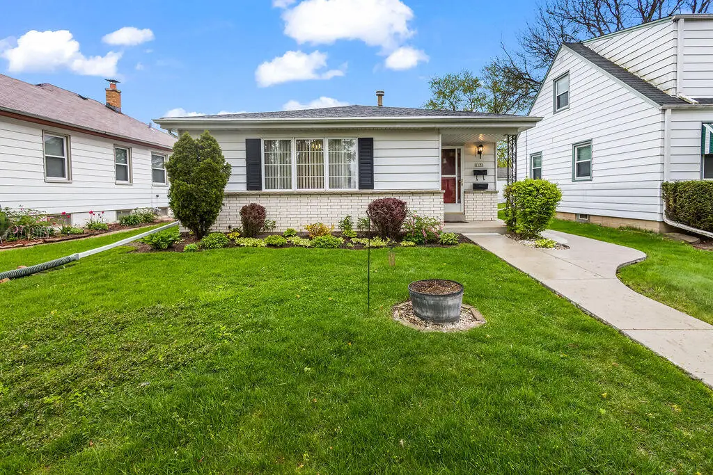2172 S 109th St, West Allis, WI 53227 - #1