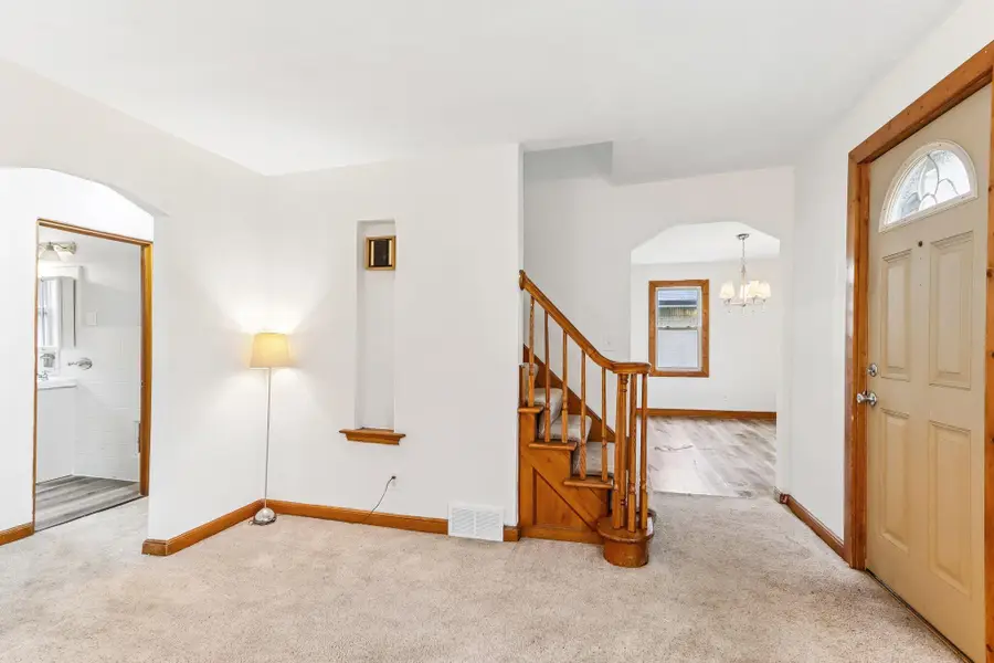 4260 N 93rd St, Wauwatosa, WI 53222 - #3