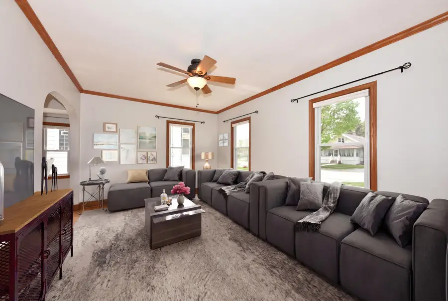 927 Genesee St, Waukesha, WI 53186 - #2