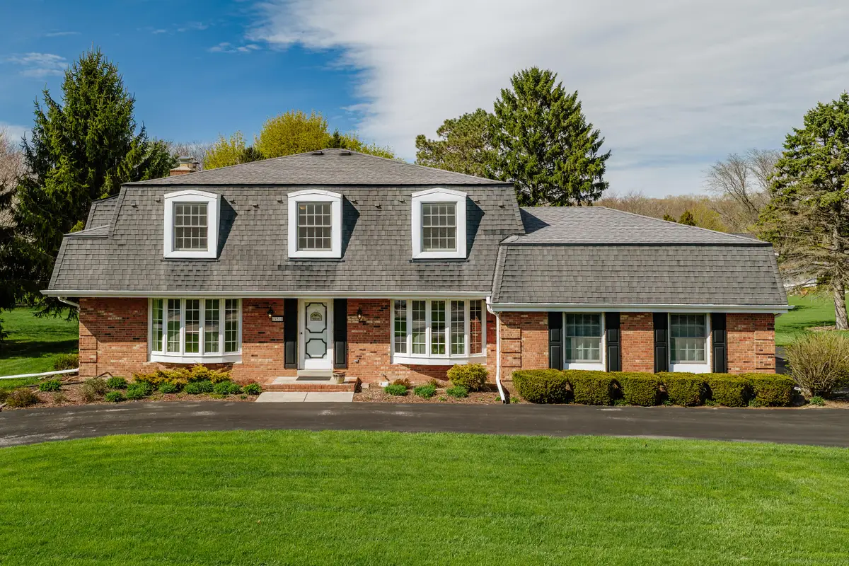 18510 Surrey Ln, Brookfield, WI 53045 - #1