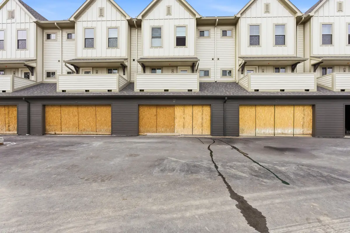 2123 E Howard Ave, Saint Francis, WI 53235 - #1