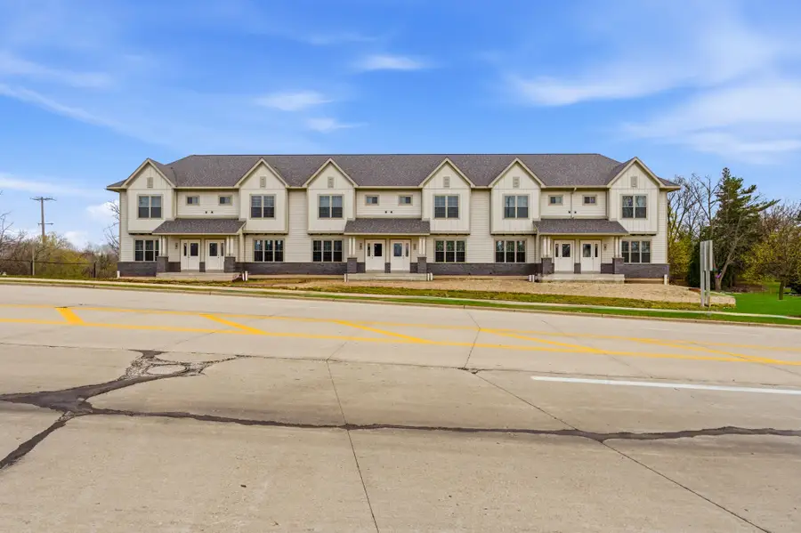 2123 E Howard Ave, Saint Francis, WI 53235 - #2