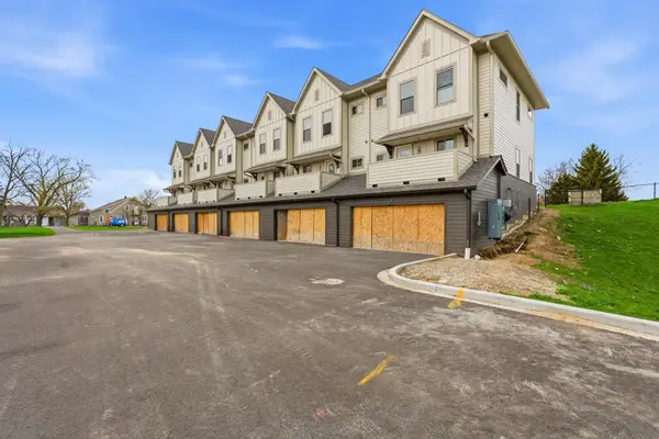 2125 E Howard Ave, Saint Francis, WI 53235