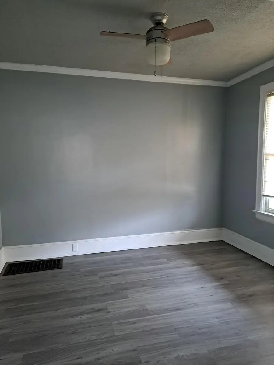 911 N 37th St, Milwaukee, WI 53208 - #2