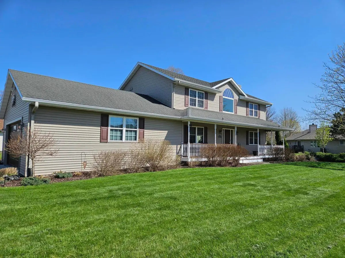 601 Woodbridge Trl, Watertown, WI 53094 - #1