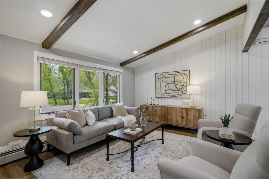 1015 W Devonshire Rd, Delafield, WI 53018 - #2