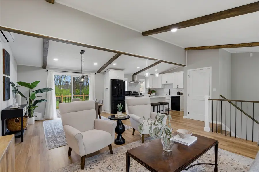 1015 W Devonshire Rd, Delafield, WI 53018 - #3