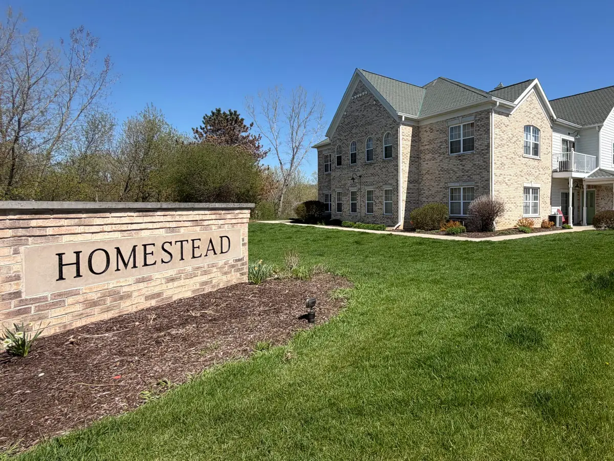 2712 Northview Rd, Waukesha, WI 53188 - #1