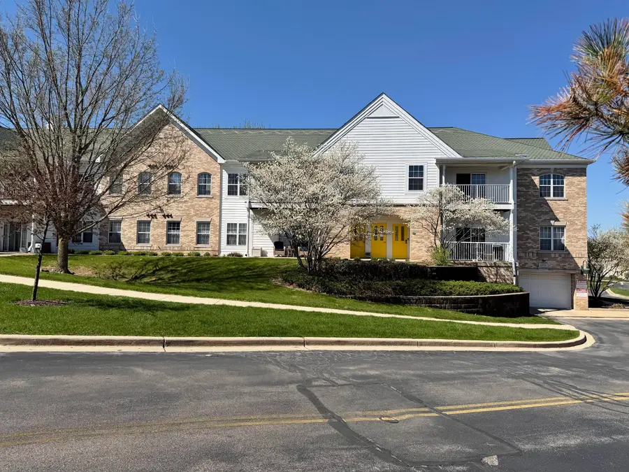 2712 Northview Rd, Waukesha, WI 53188 - #2