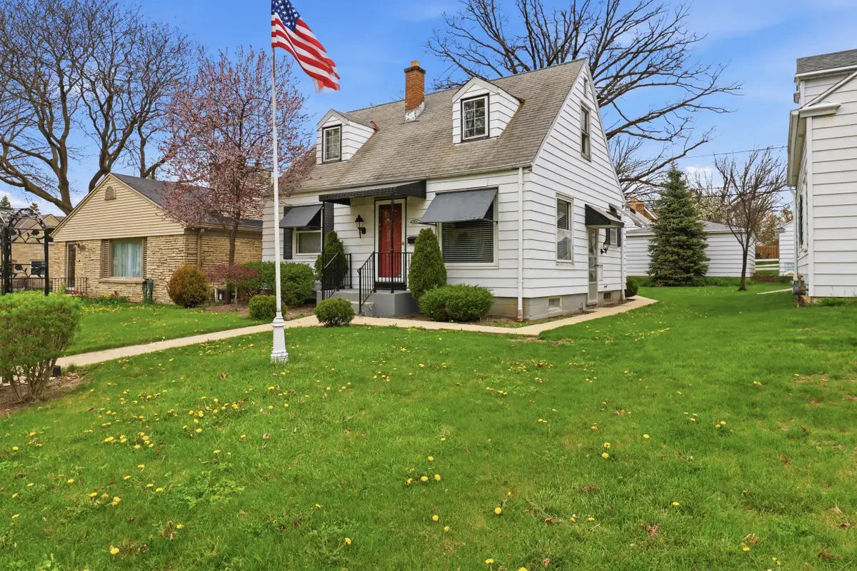 8526 W Center St, Milwaukee, WI 53222 - #1