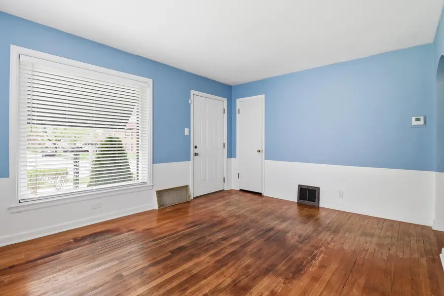 8526 W Center St, Milwaukee, WI 53222 - #2