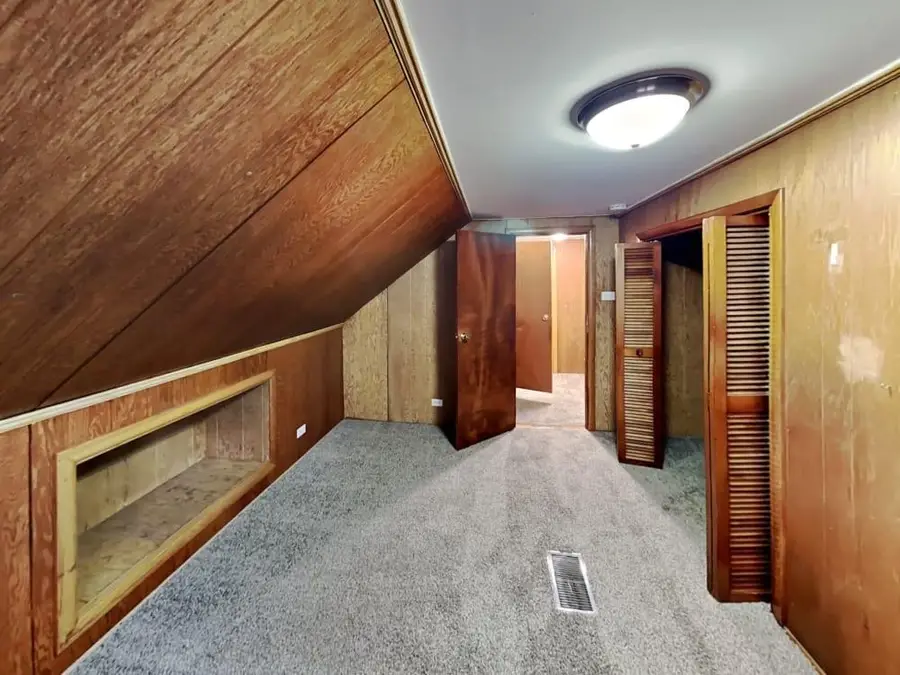 10933 S Tripp Ave, Oak Lawn, IL 60453 - #3