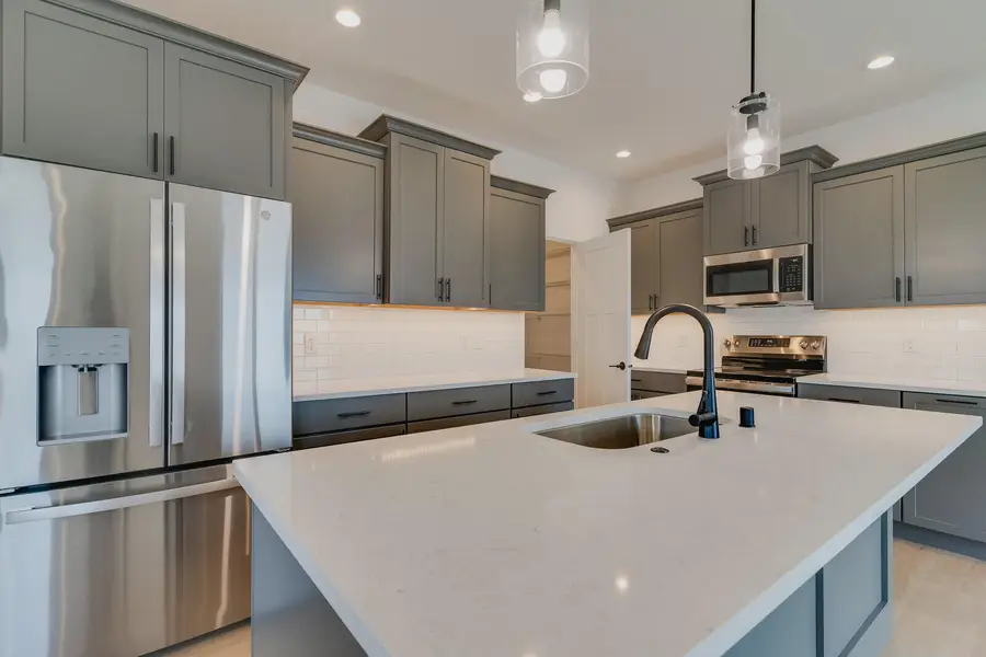 1628 Red Clover St, Holmen, WI 54636 - #2