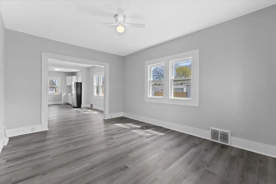 1949 Jay Eye See Ave, Racine, WI 53403 - #3