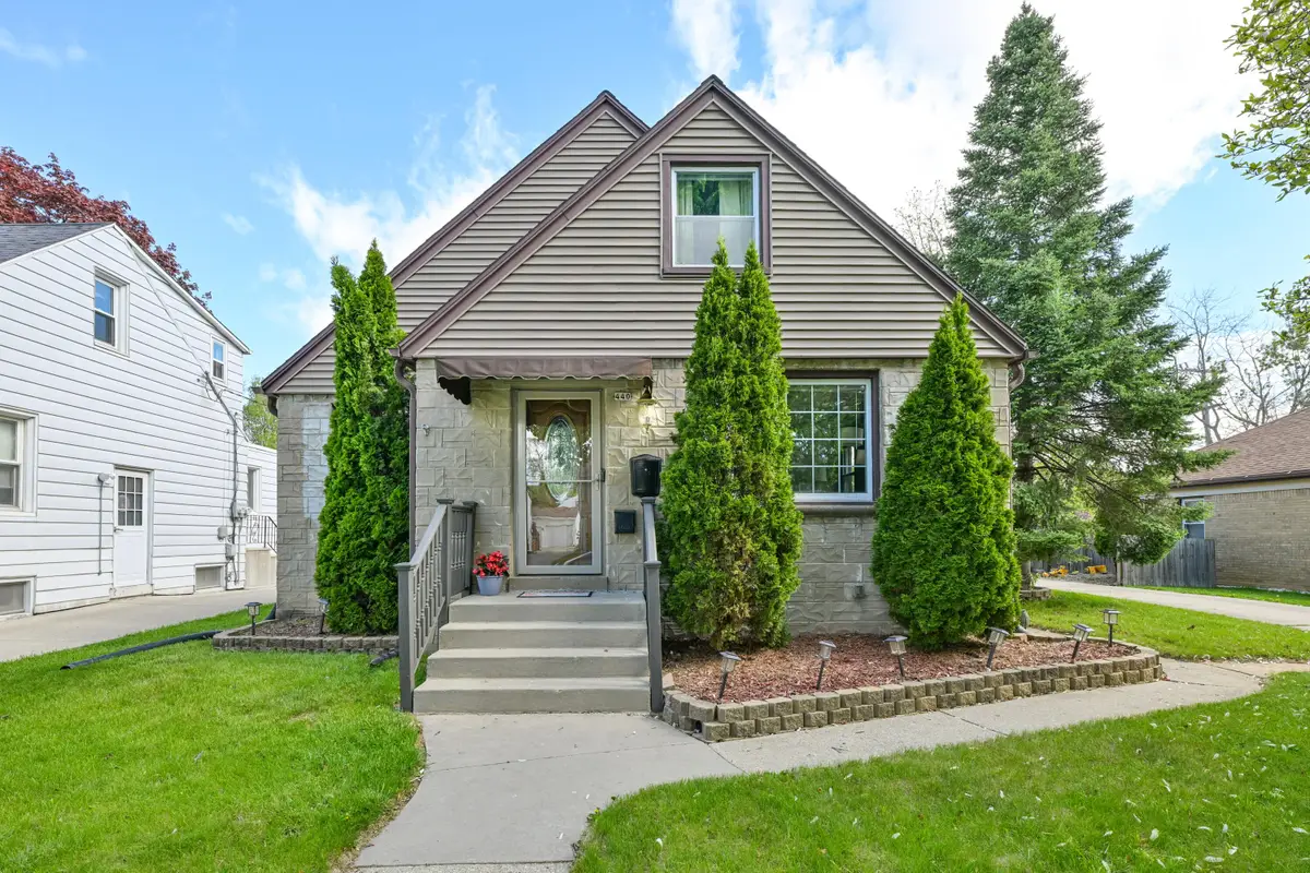 440 E Norwich St, Milwaukee, WI 53207 - #1