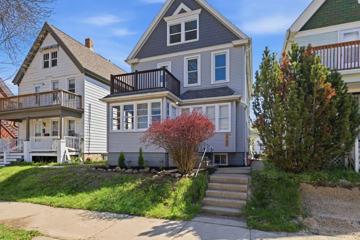 2762 N Fratney St, Milwaukee, WI 53212 - #1