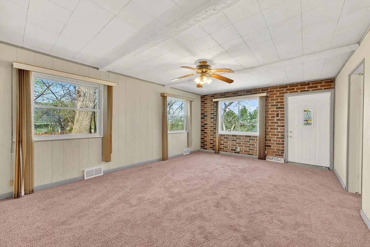 3561 S 31st St, Greenfield, WI 53221 - #1