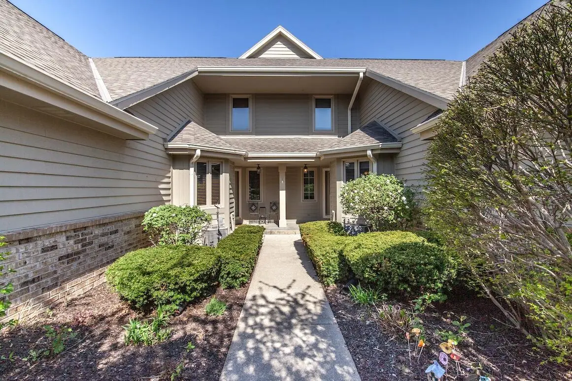 N21W24202 Cumberland Dr, Pewaukee, WI 53072 - #1