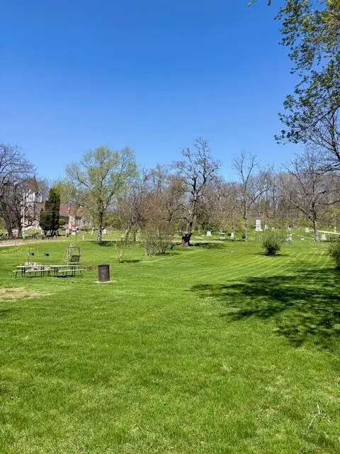 317 W Capitol Dr, Hartland, WI 53029 - #1